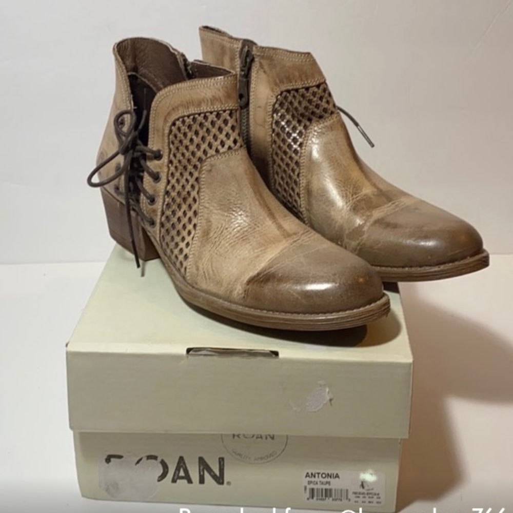 Roan Antonia Bootie, Women's Size 8.5, Epica Taupe